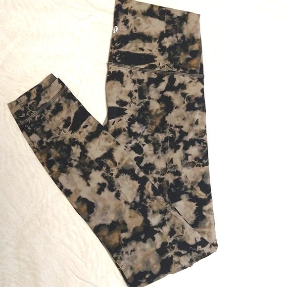 🔥 Lululemon leggings, size 6 - Picture 2 of 7